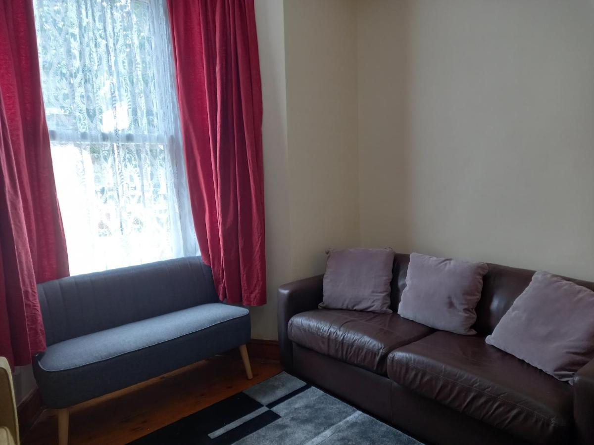 Bubblesbnb- 4 Bedroom House Londres Extérieur photo