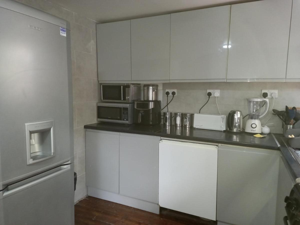Bubblesbnb- 4 Bedroom House Londres Extérieur photo